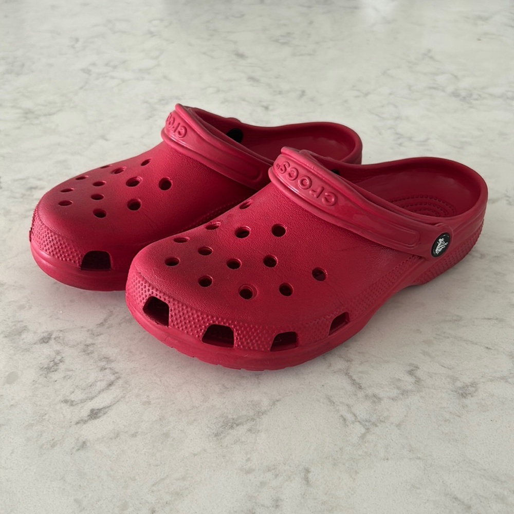 Red crocs♥️🍓